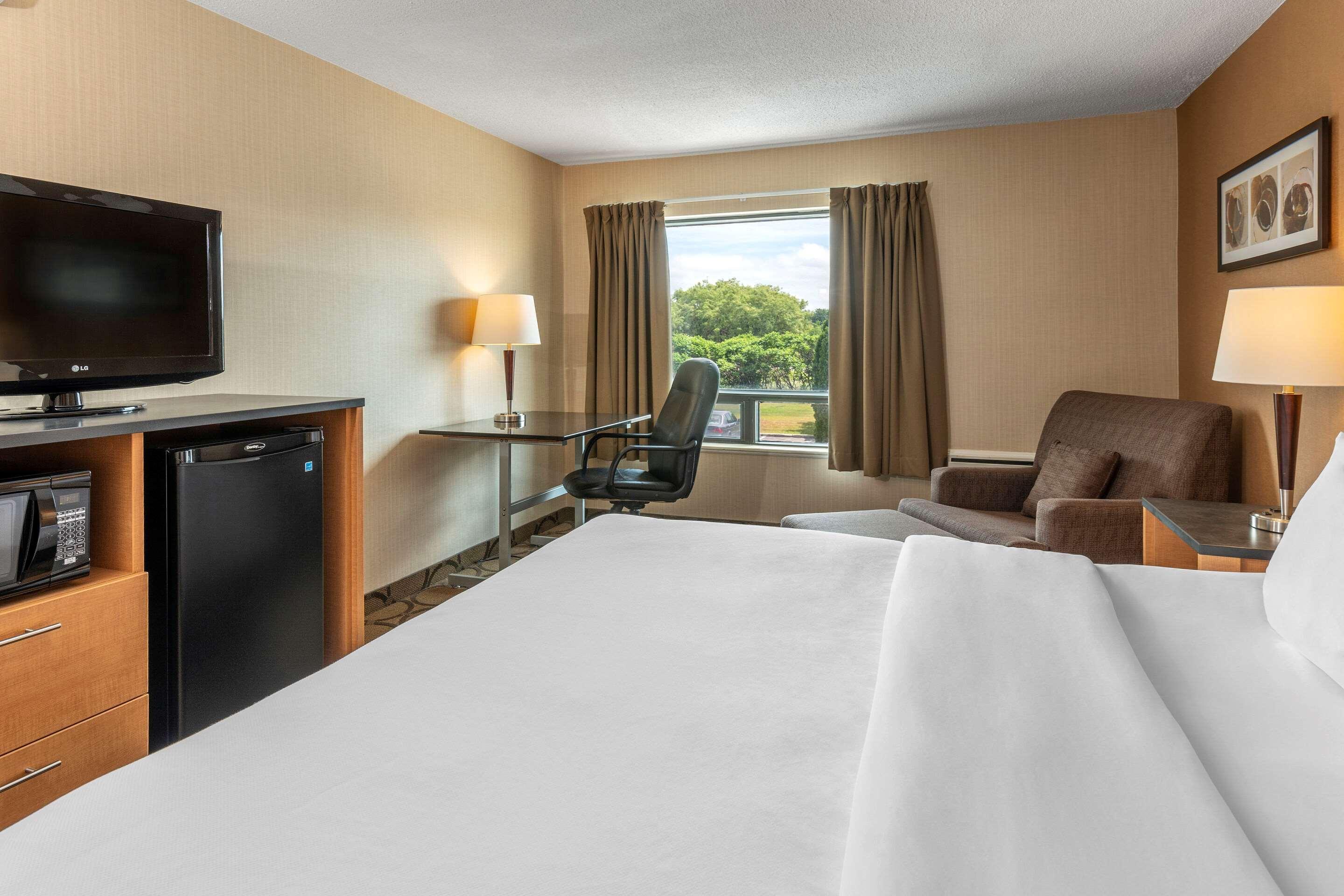 Comfort Inn Sherbrooke Exterior foto